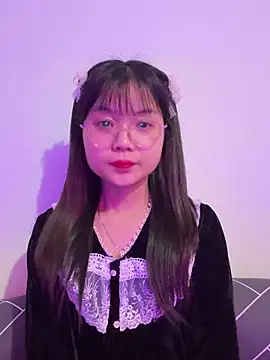 Maeve2k5 online show from November 4, 1:10 pm