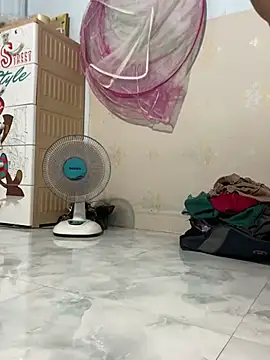 Linaannn online show from March 12, 10:37 am