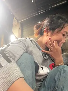 Linaannn online show from November 25, 6:02 am