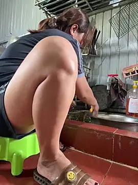 Linaannn online show from April 21, 2:51 am