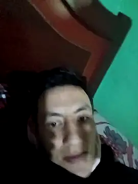 Snapshot of alexmoragomez chatting on December 28, 6:18 pm alexmoragomez online show from December 28, 6:18 pm