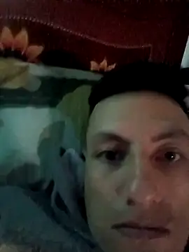 Snapshot of alexmoragomez chatting on March 6, 9:33 pm alexmoragomez online show from March 6, 9:33 pm