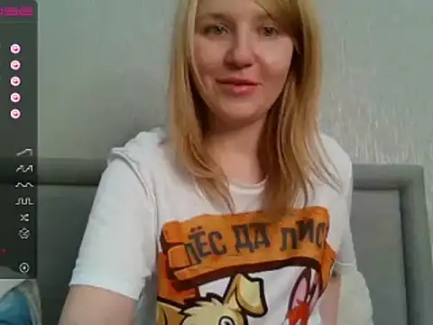 Snapshot of urbadkitty chatting on December 11, 9:52 am urbadkitty online show from December 11, 9:52 am