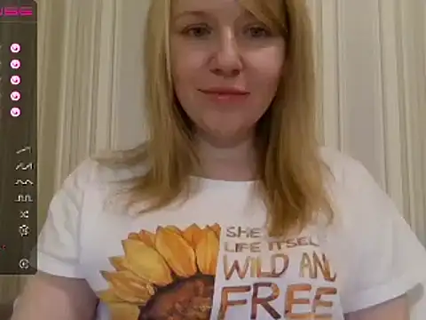 Snapshot of urbadkitty chatting on December 15, 12:06 pm urbadkitty online show from December 15, 12:06 pm