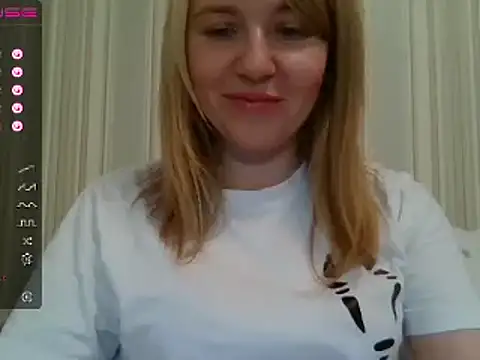 Snapshot of urbadkitty chatting on December 16, 5:00 pm urbadkitty online show from December 16, 5:00 pm