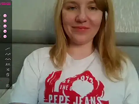 Snapshot of urbadkitty chatting on December 20, 7:55 am urbadkitty online show from December 20, 7:55 am