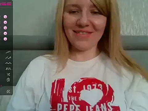 Snapshot of urbadkitty chatting on December 20, 11:00 am urbadkitty online show from December 20, 11:00 am