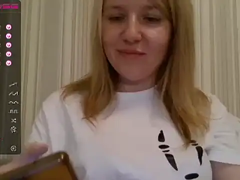 Snapshot of urbadkitty chatting on December 24, 4:08 pm urbadkitty online show from December 24, 4:08 pm