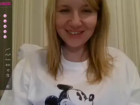 Snapshot of urbadkitty chatting on January 3, 2:30 pm urbadkitty online show from January 3, 2:30 pm