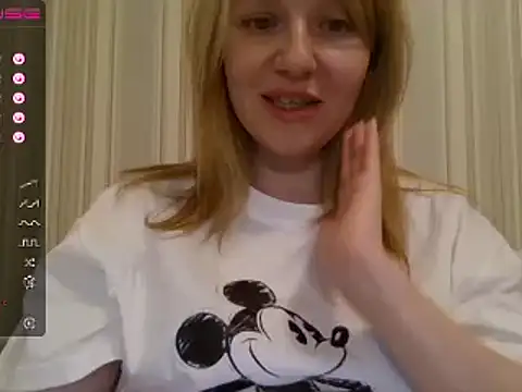 Snapshot of urbadkitty chatting on January 3, 5:53 pm urbadkitty online show from January 3, 5:53 pm