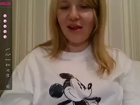 Snapshot of urbadkitty chatting on January 4, 4:00 pm urbadkitty online show from January 4, 4:00 pm