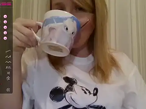 Snapshot of urbadkitty chatting on January 17, 12:31 pm urbadkitty online show from January 17, 12:31 pm