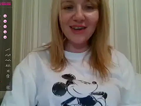 Snapshot of urbadkitty chatting on January 19, 1:55 pm urbadkitty online show from January 19, 1:55 pm