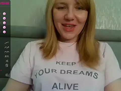 Snapshot of urbadkitty chatting on January 22, 9:02 am urbadkitty online show from January 22, 9:02 am