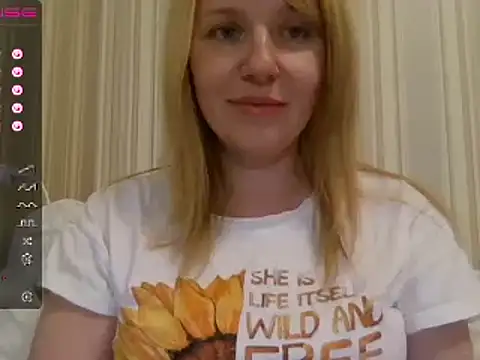 Snapshot of urbadkitty chatting on February 14, 2:12 pm urbadkitty online show from February 14, 2:12 pm