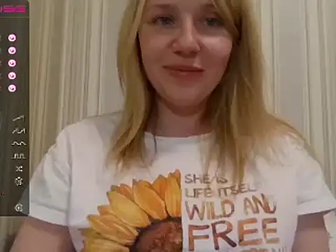 Snapshot of urbadkitty chatting on February 15, 2:00 pm urbadkitty online show from February 15, 2:00 pm