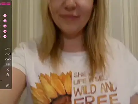 Snapshot of urbadkitty chatting on February 15, 5:07 pm urbadkitty online show from February 15, 5:07 pm