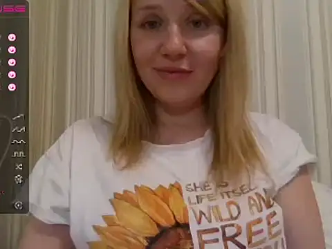 Snapshot of urbadkitty chatting on February 16, 2:10 pm urbadkitty online show from February 16, 2:10 pm