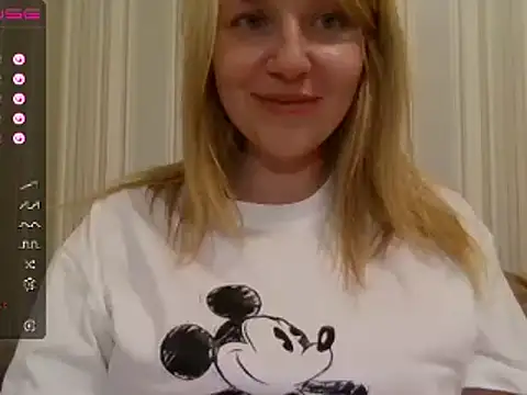 Snapshot of urbadkitty chatting on February 21, 6:04 pm urbadkitty online show from February 21, 6:04 pm