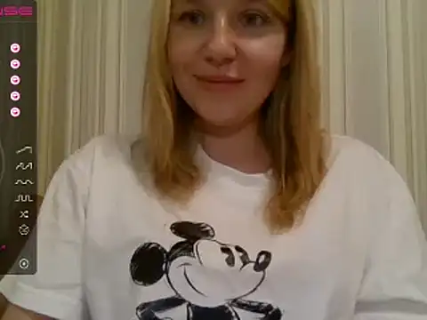 Snapshot of urbadkitty chatting on February 28, 3:04 pm urbadkitty online show from February 28, 3:04 pm