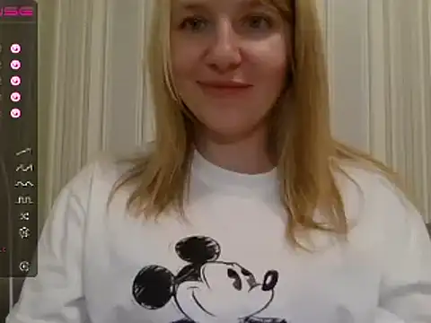 Snapshot of urbadkitty chatting on March 1, 4:11 pm urbadkitty online show from March 1, 4:11 pm