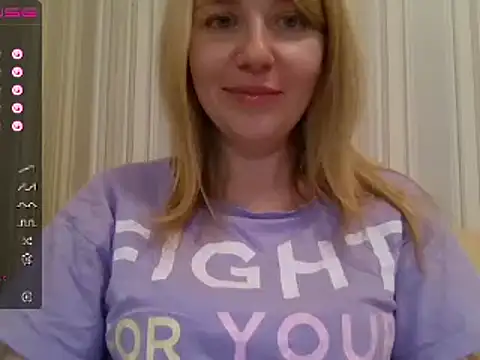 Snapshot of urbadkitty chatting on March 2, 12:01 pm urbadkitty online show from March 2, 12:01 pm