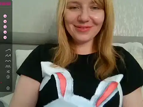 Snapshot of urbadkitty chatting on March 4, 7:08 am urbadkitty online show from March 4, 7:08 am