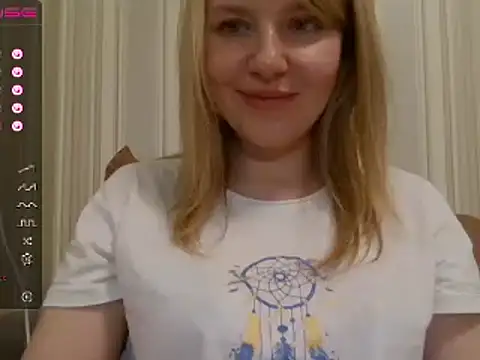 Snapshot of urbadkitty chatting on March 7, 4:33 pm urbadkitty online show from March 7, 4:33 pm