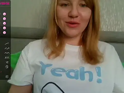 Snapshot of urbadkitty chatting on March 16, 7:15 am urbadkitty online show from March 16, 7:15 am