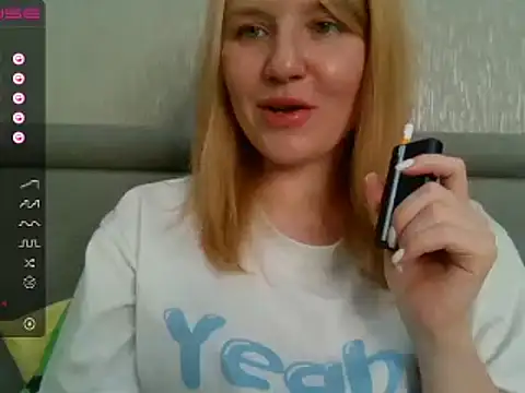 Snapshot of urbadkitty chatting on March 18, 10:14 am urbadkitty online show from March 18, 10:14 am