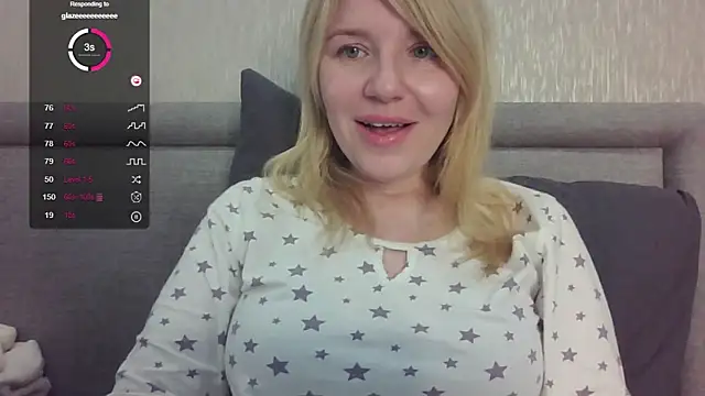 Snapshot of urbadkitty chatting on October 1, 7:25 am urbadkitty online show from October 1, 7:25 am