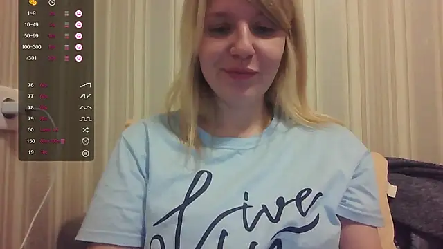 Snapshot of urbadkitty chatting on October 4, 4:05 pm urbadkitty online show from October 4, 4:05 pm