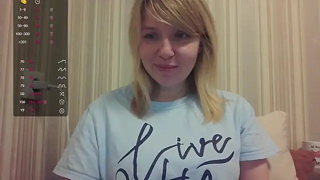 Snapshot of urbadkitty chatting on November 15, 12:02 pm urbadkitty online show from November 15, 12:02 pm