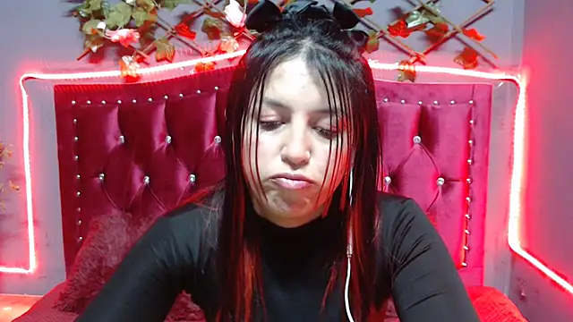 Snapshot of Melani_cute02 chatting on February 6, 7:13 am Melani cute02 online show from February 6, 7:13 am