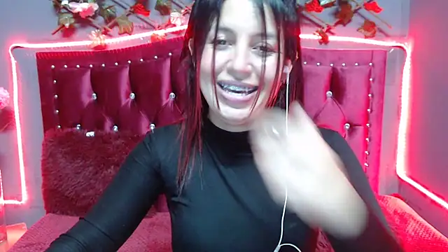 Snapshot of Melani_cute02 chatting on February 12, 7:02 am Melani cute02 online show from February 12, 7:02 am