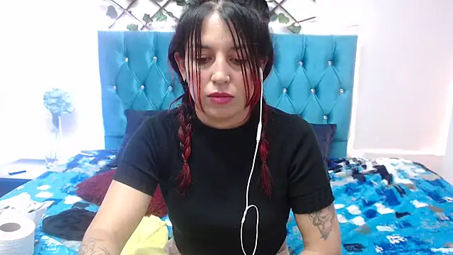 Snapshot of Melani_cute02 chatting on February 14, 5:41 am Melani cute02 online show from February 14, 5:41 am