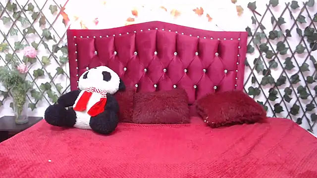 Snapshot of Melani_cute02 chatting on February 20, 2:40 am Melani cute02 online show from February 20, 2:40 am