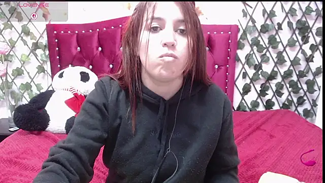 Snapshot of Melani_cute02 chatting on March 18, 6:46 am Melani cute02 online show from March 18, 6:46 am