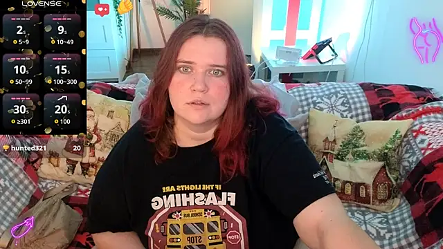 Snapshot of daisy_low chatting on December 4, 1:31 pm daisy low online show from December 4, 1:31 pm