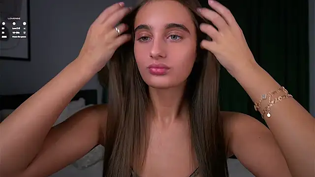 PiquingOgalala online show from November 26, 1:06 am