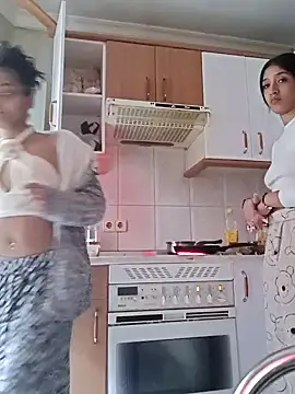 Snapshot of Laanegraofficial_ chatting on January 15, 4:11 pm Laanegraofficial online show from January 15, 4:11 pm