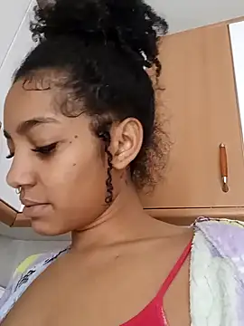 Snapshot of Laanegraofficial_ chatting on January 19, 1:33 pm Laanegraofficial online show from January 19, 1:33 pm