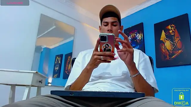 Snapshot of Valerio_20 chatting on December 27, 8:07 pm Valerio 20 online show from December 27, 8:07 pm