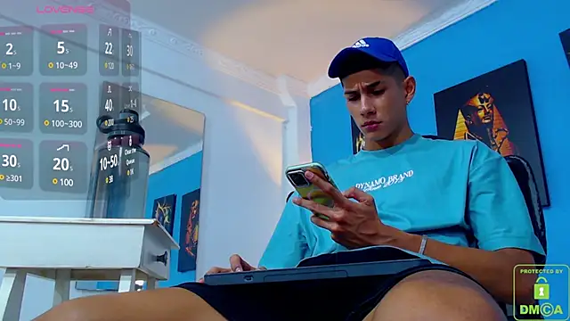 Snapshot of Valerio_20 chatting on January 9, 8:11 pm Valerio 20 online show from January 9, 8:11 pm