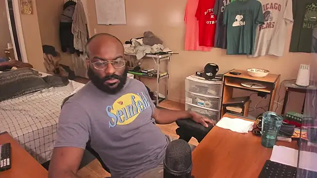 MrChuckDailyXXX online show from October 8, 5:21 pm
