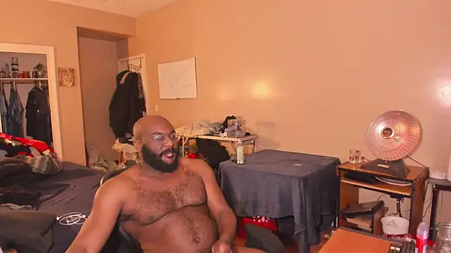 Snapshot of MrChuckDailyXXX chatting on February 20, 10:16 am MrChuckDailyXXX online show from February 20, 10:16 am