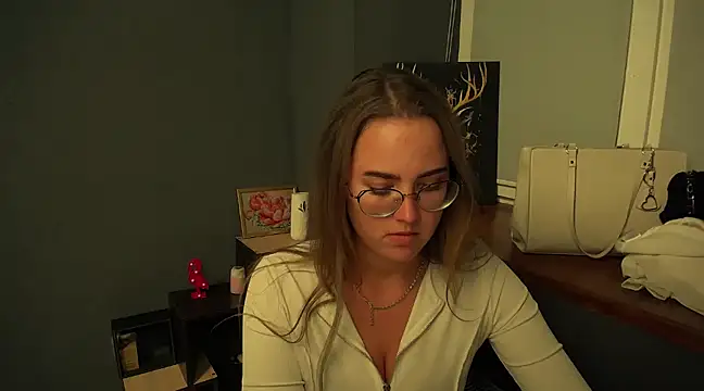 luxie milady online show from December 5, 5:17 pm