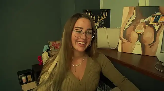 luxie milady online show from December 23, 3:12 pm