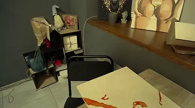 luxie milady online show from February 11, 1:30 pm