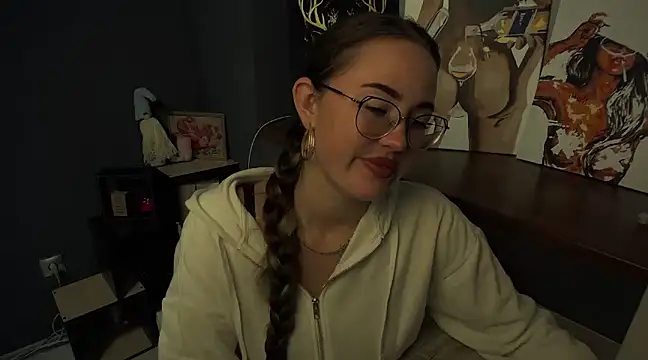 luxie milady online show from March 19, 4:45 pm